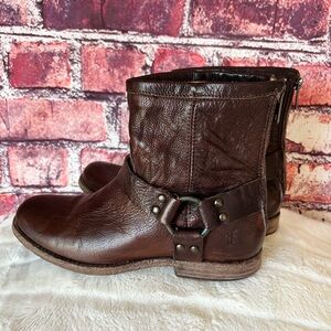 Frye Phillip Harness Short Boots – Dark Brown Vintage Leather